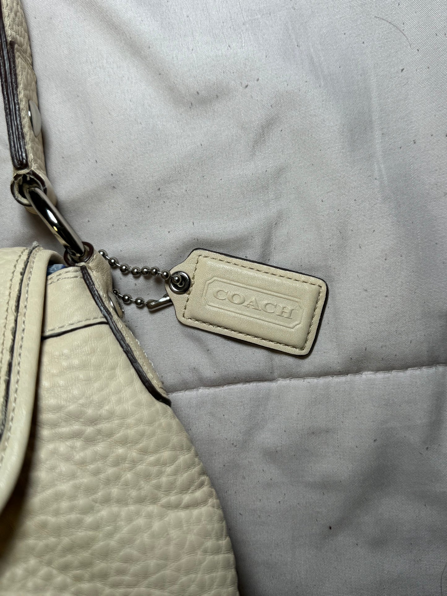 Vintage y2k Coach Cream Pebbled Leather Shoulder Bag