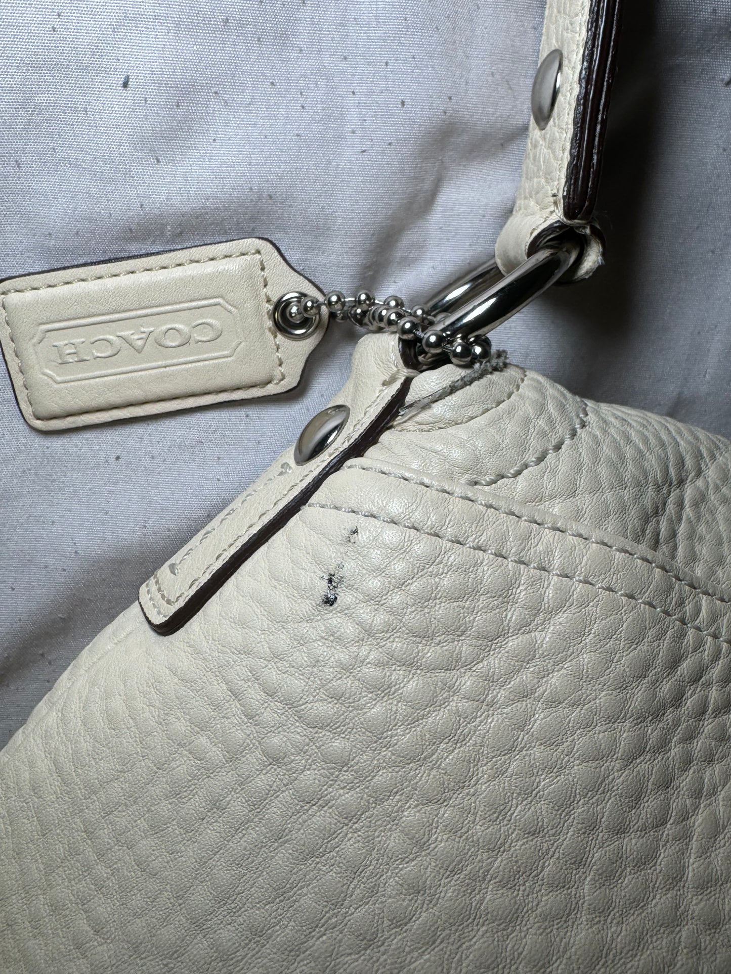 Vintage y2k Coach Cream Pebbled Leather Shoulder Bag