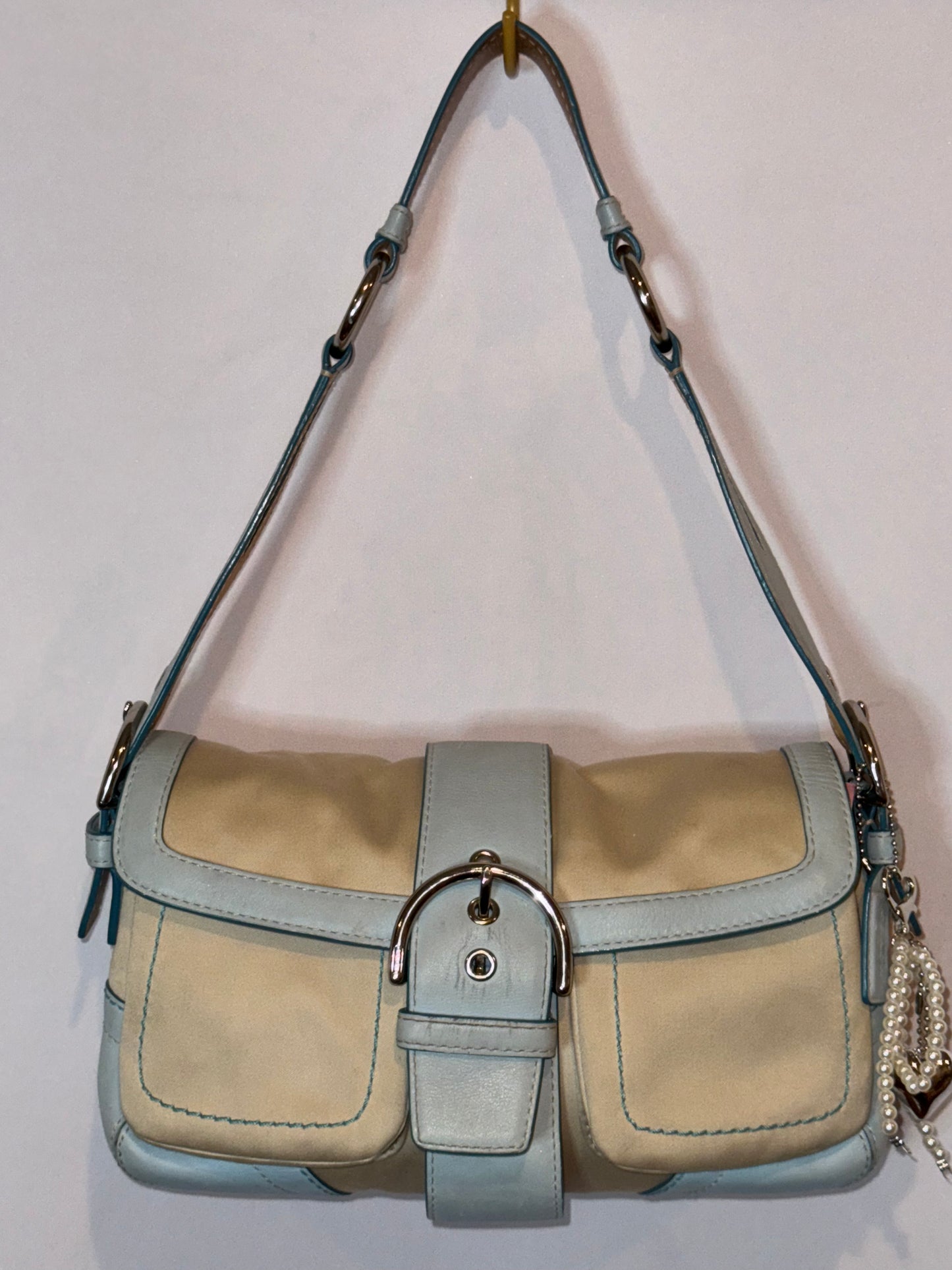 RARE Vintage Y2K Baby Blue and Cream Soho Flap Shoulder Bag