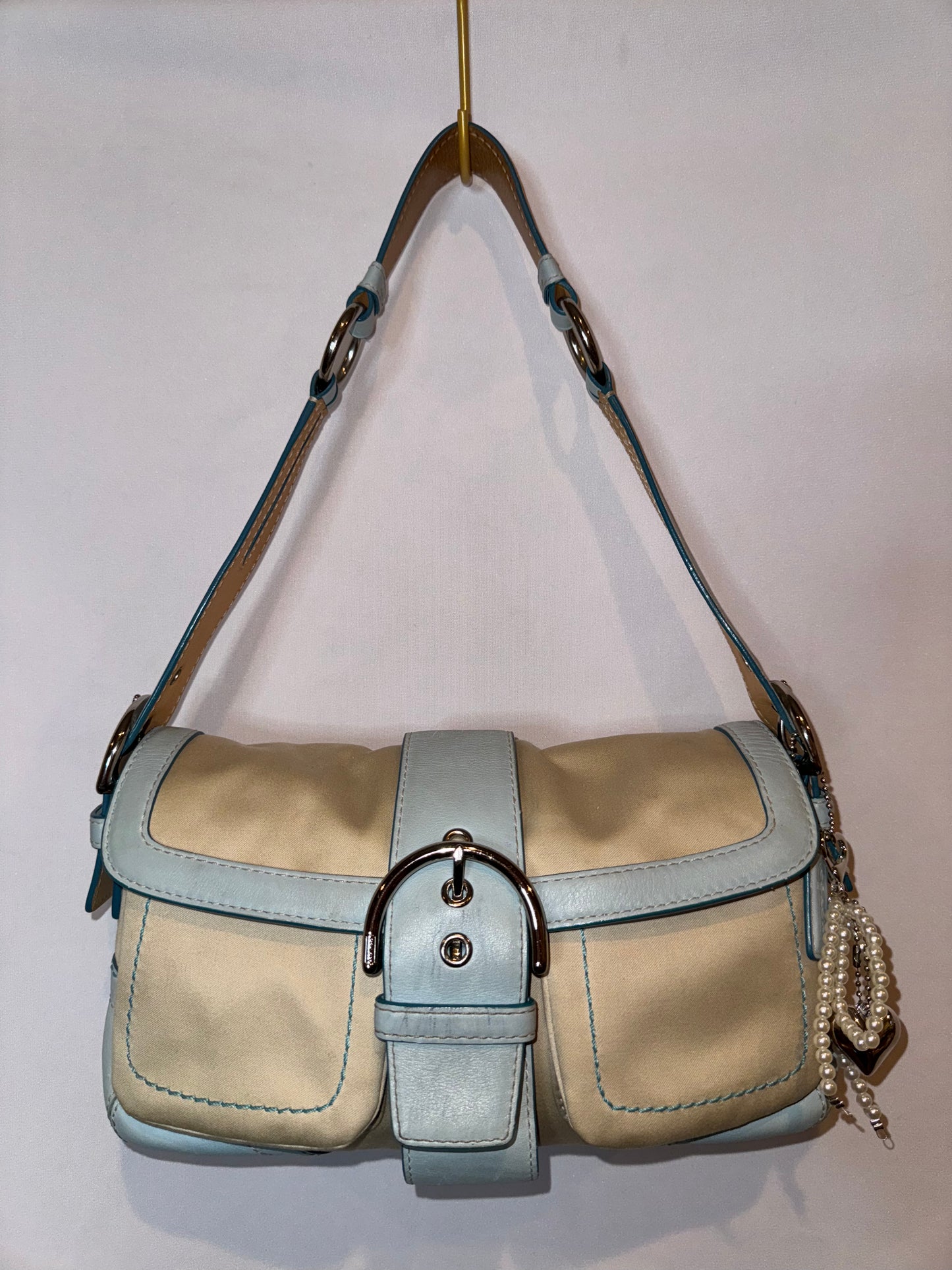 RARE Vintage Y2K Baby Blue and Cream Soho Flap Shoulder Bag