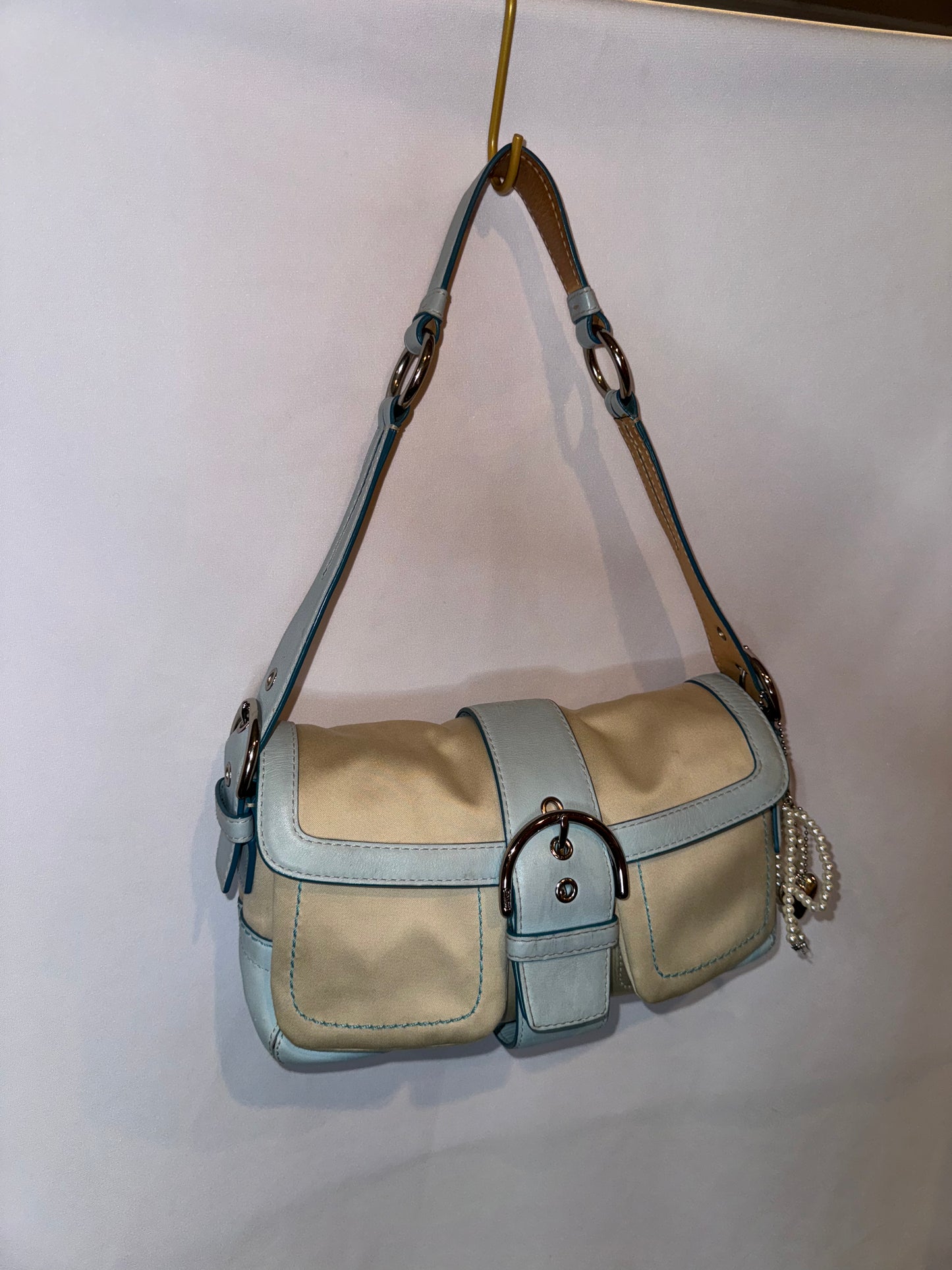 RARE Vintage Y2K Baby Blue and Cream Soho Flap Shoulder Bag