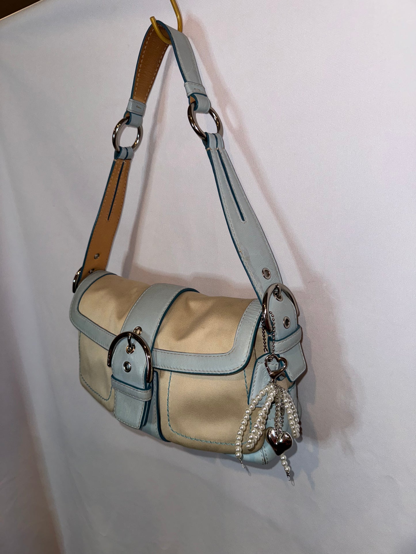 RARE Vintage Y2K Baby Blue and Cream Soho Flap Shoulder Bag