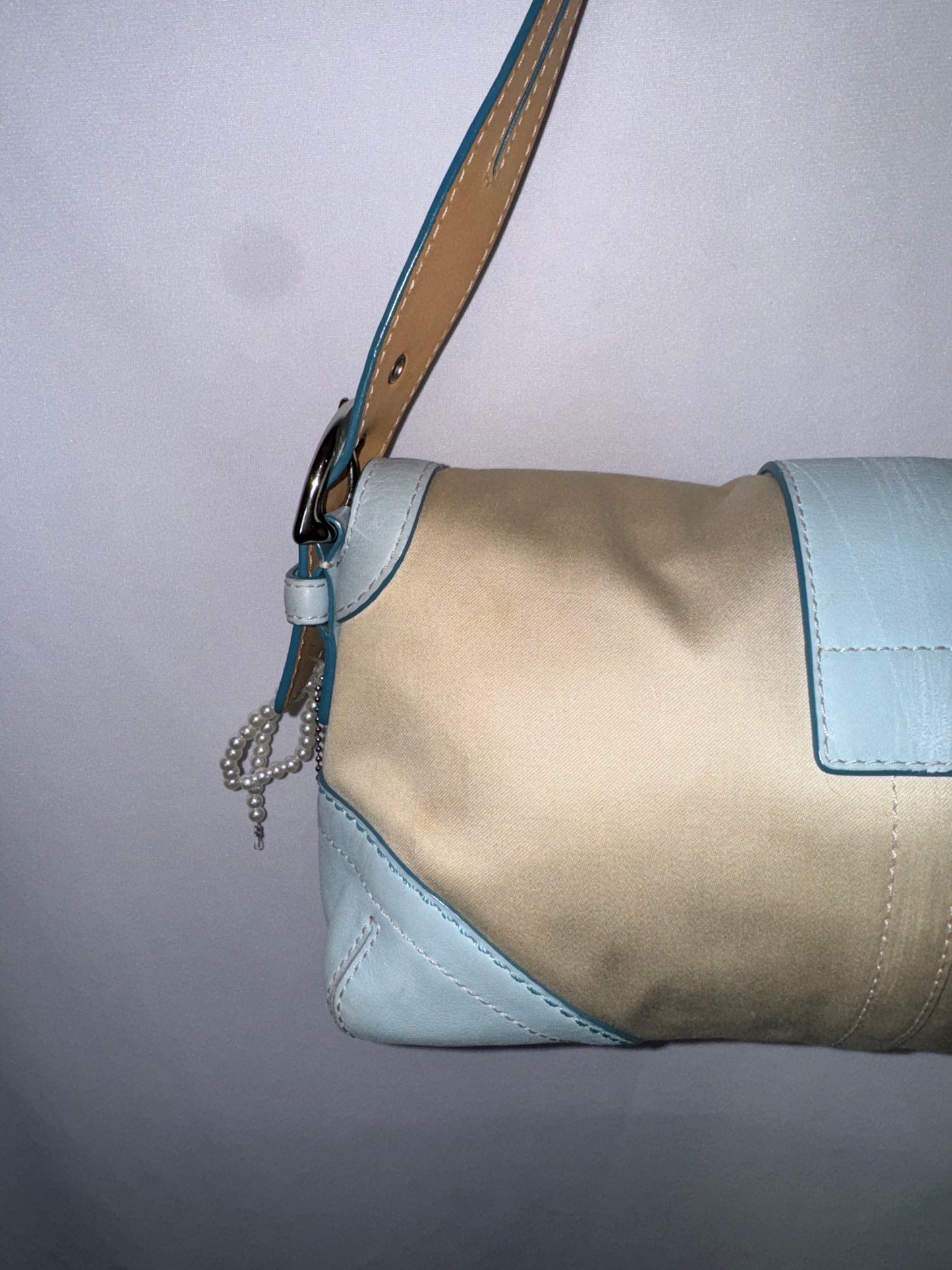 RARE Vintage Y2K Baby Blue and Cream Soho Flap Shoulder Bag