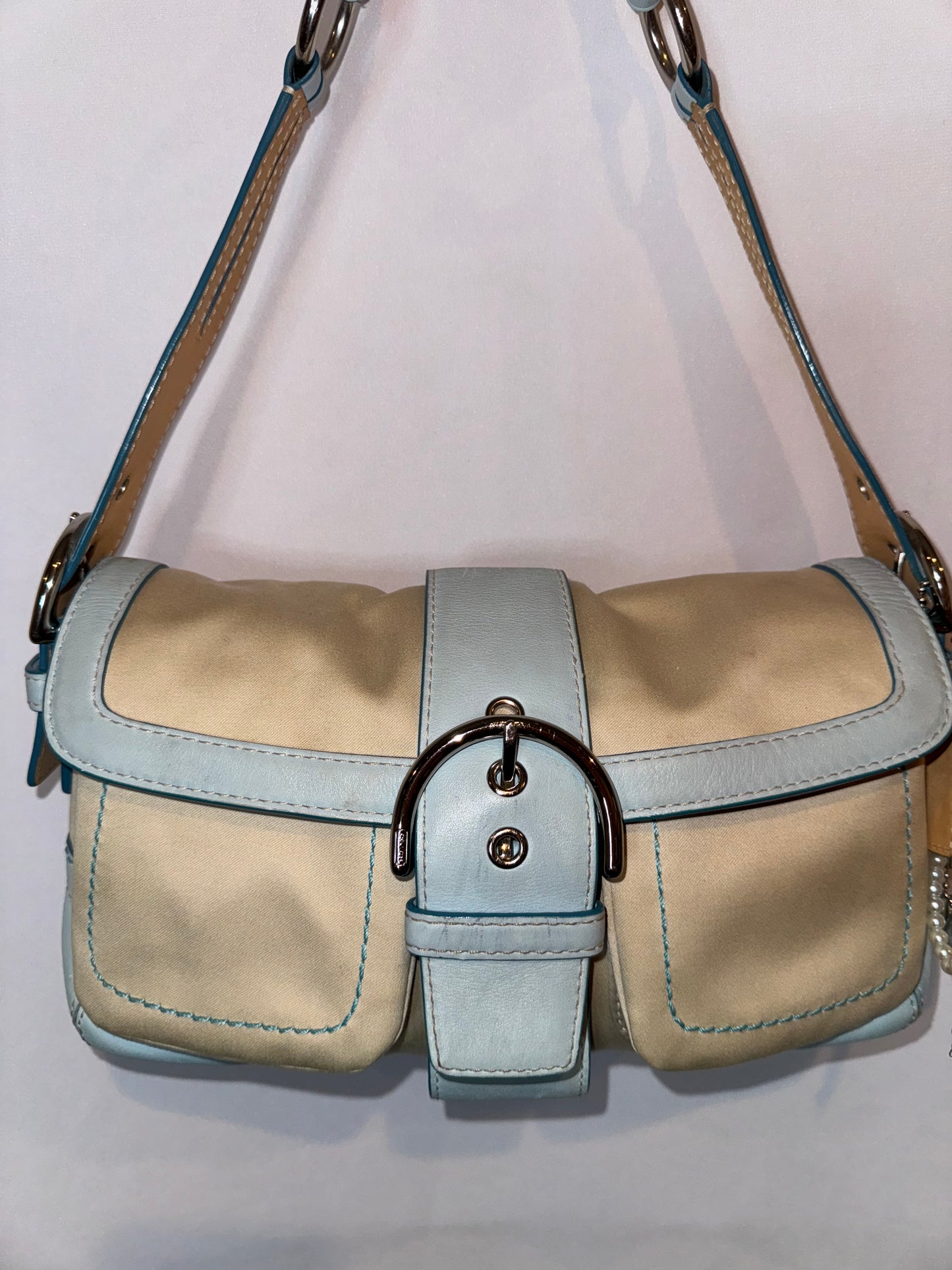 RARE Vintage Y2K Baby Blue and Cream Soho Flap Shoulder Bag