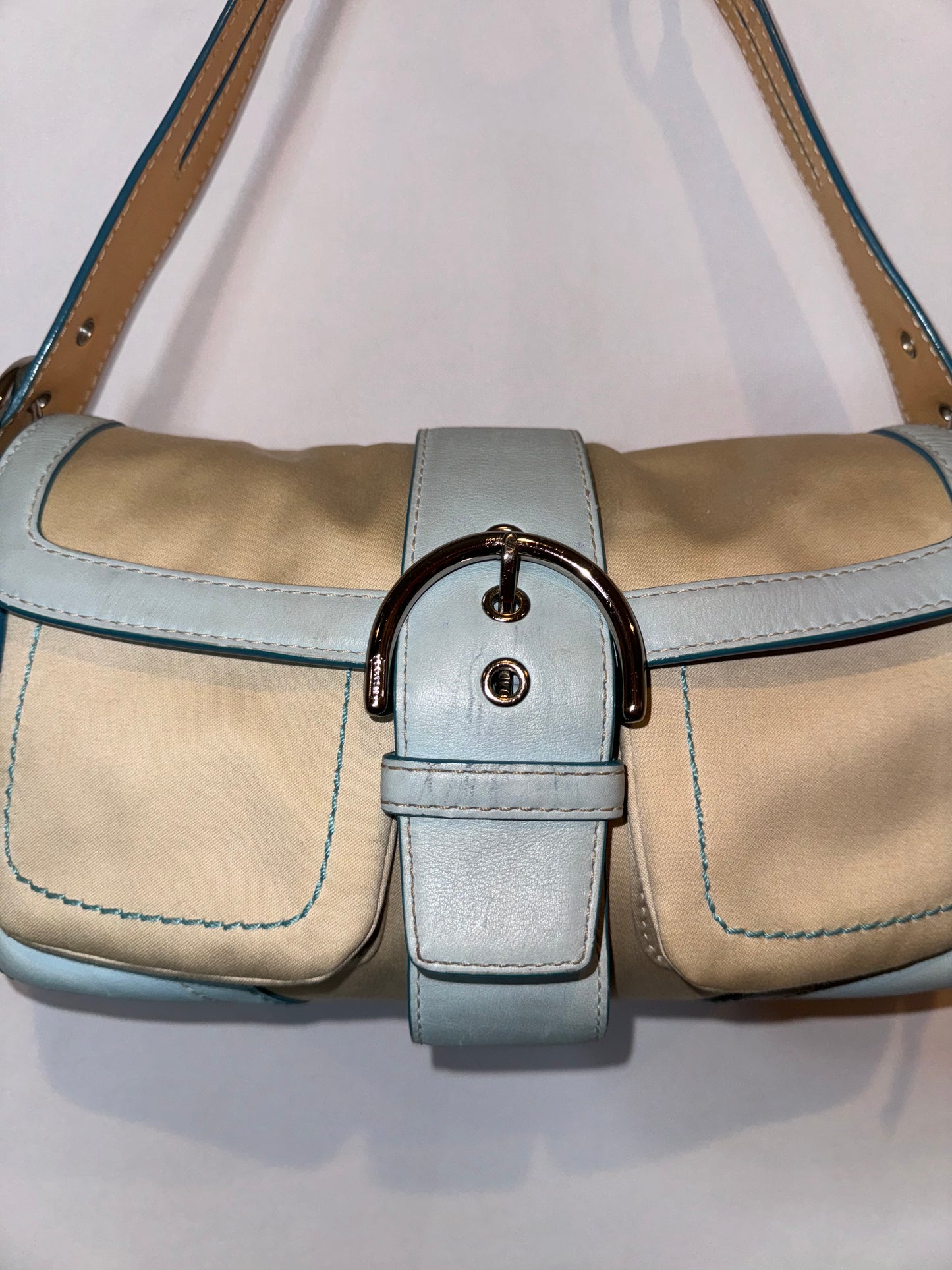 RARE Vintage Y2K Baby Blue and Cream Soho Flap Shoulder Bag