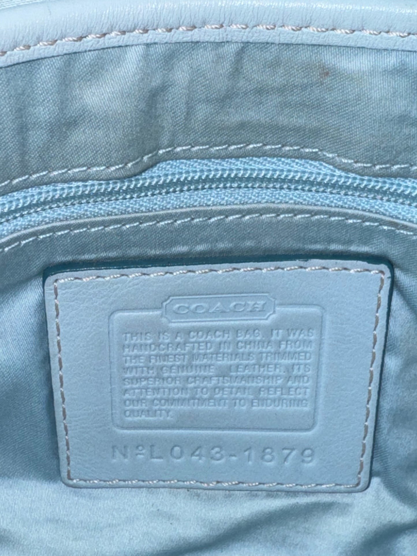 RARE Vintage Y2K Baby Blue and Cream Soho Flap Shoulder Bag