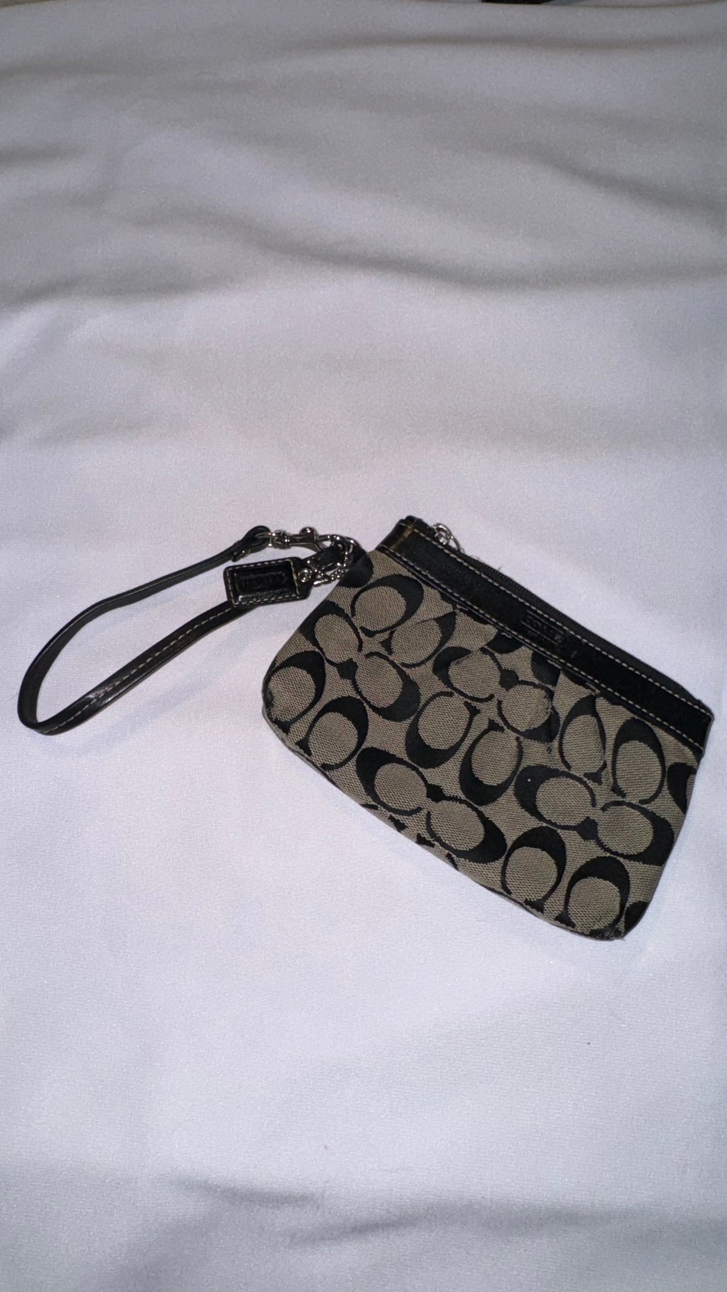 Vintage Y2K Black and Grey Jacquard Wristlet