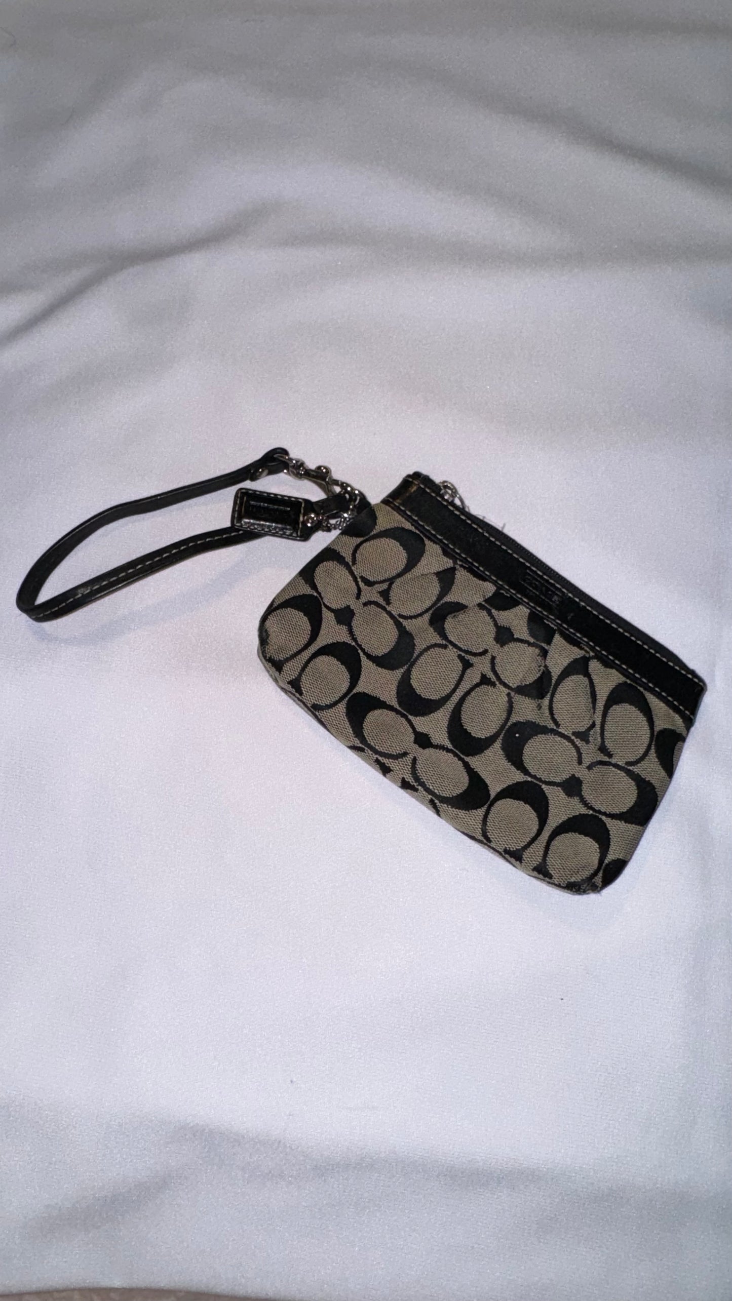 Vintage Y2K Black and Grey Jacquard Wristlet