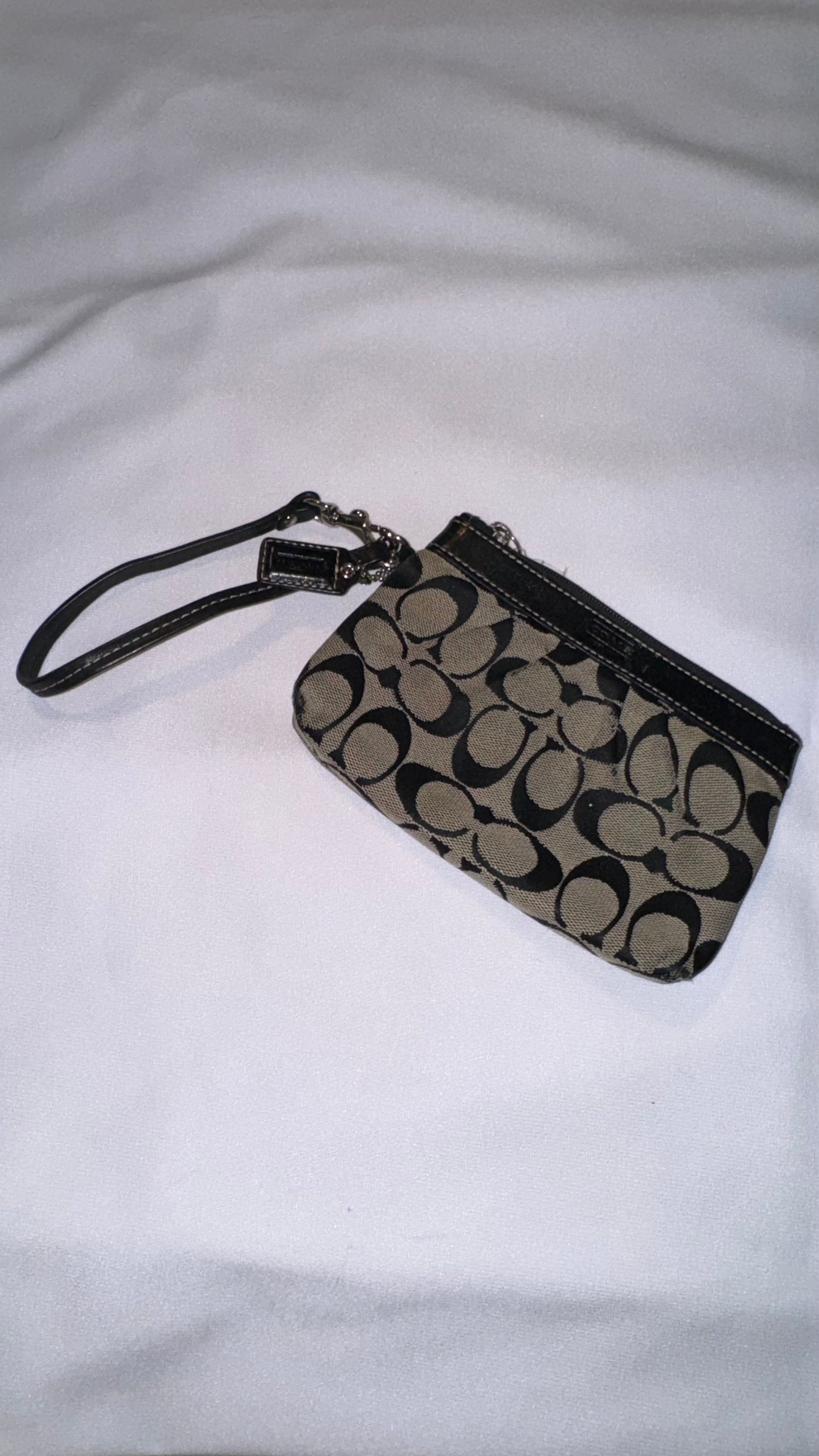 Vintage Y2K Black and Grey Jacquard Wristlet