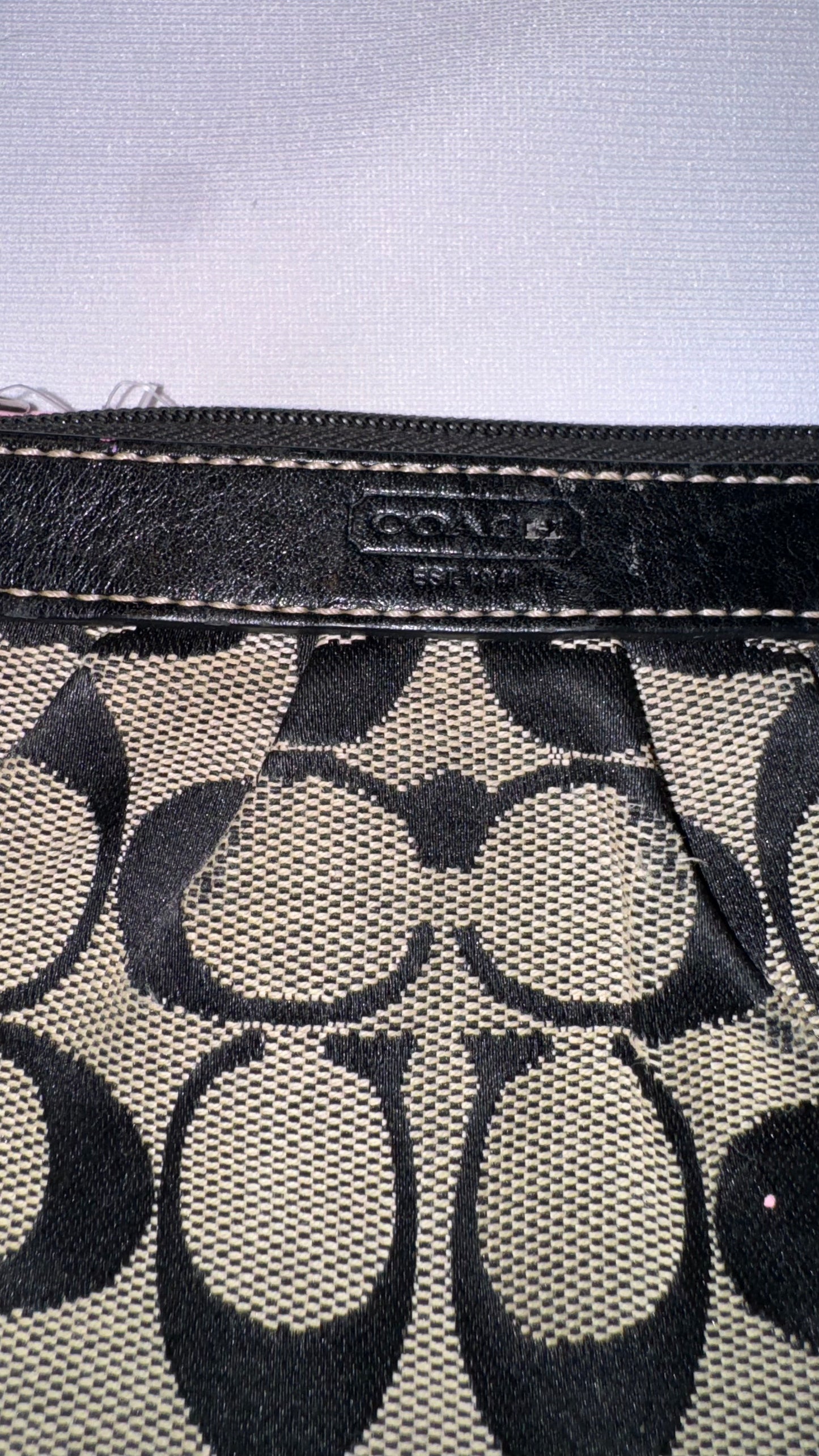 Vintage Y2K Black and Grey Jacquard Wristlet