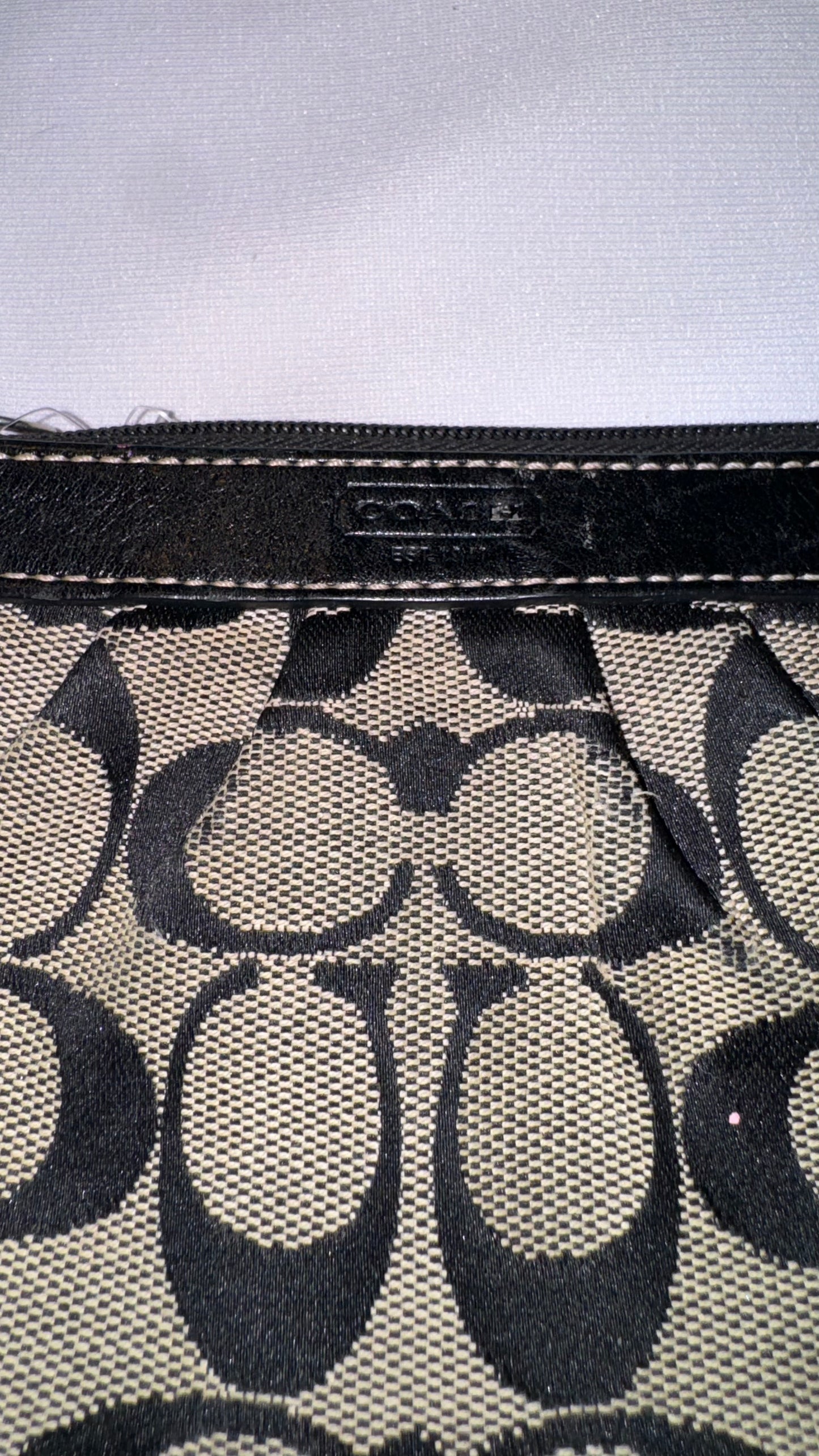 Vintage Y2K Black and Grey Jacquard Wristlet