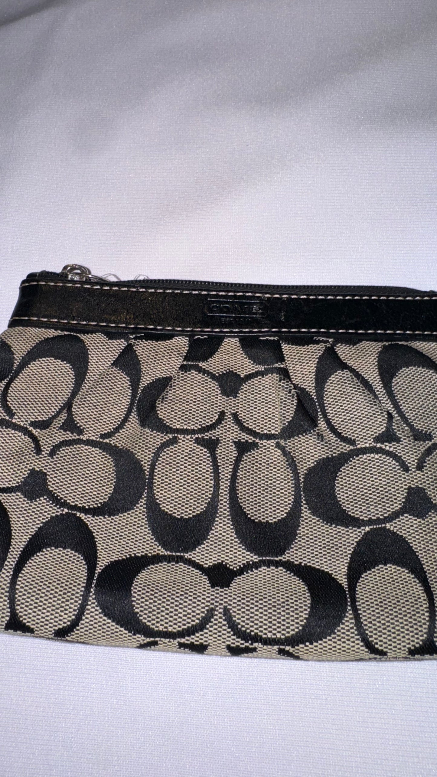 Vintage Y2K Black and Grey Jacquard Wristlet