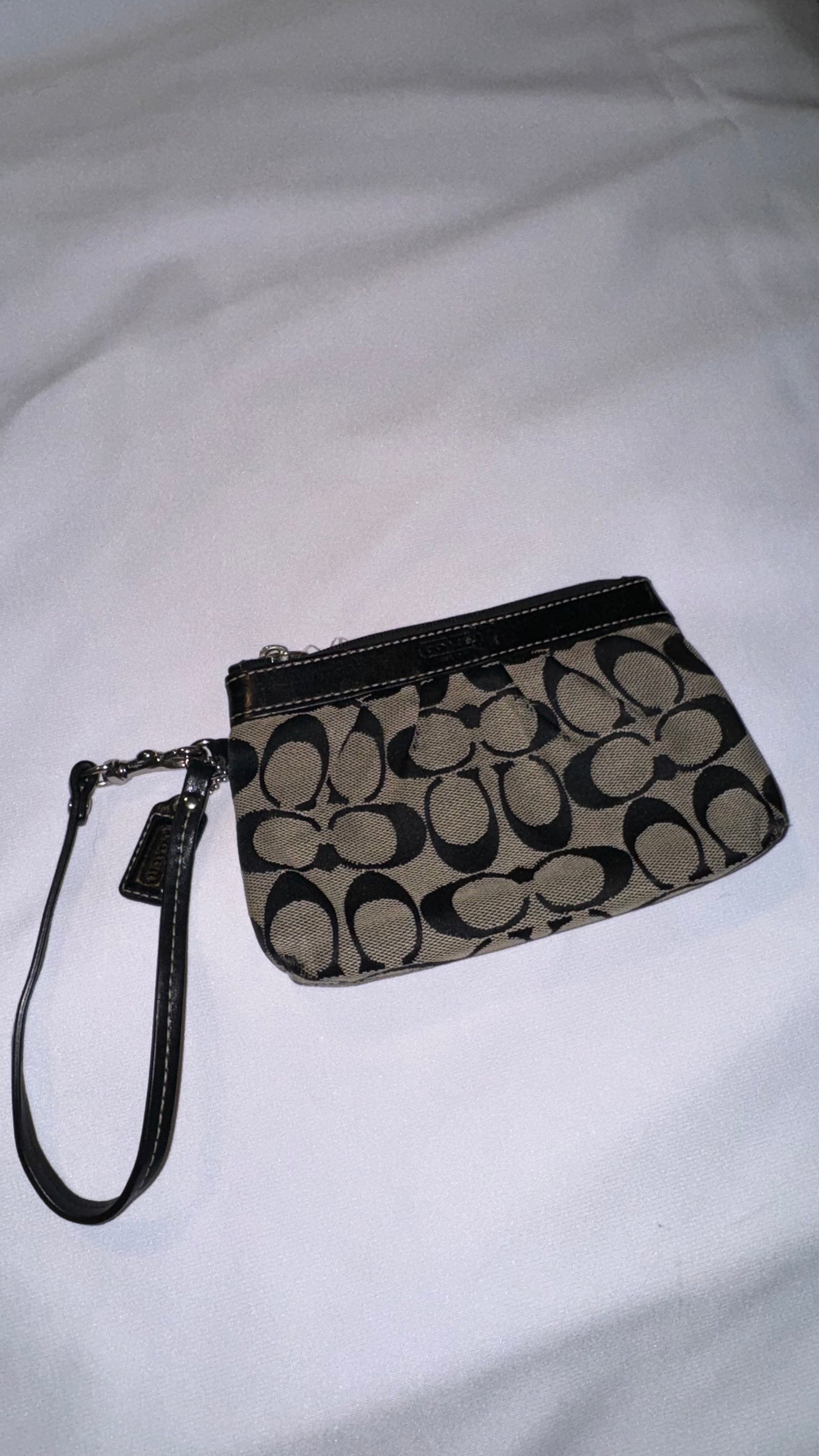 Vintage Y2K Black and Grey Jacquard Wristlet