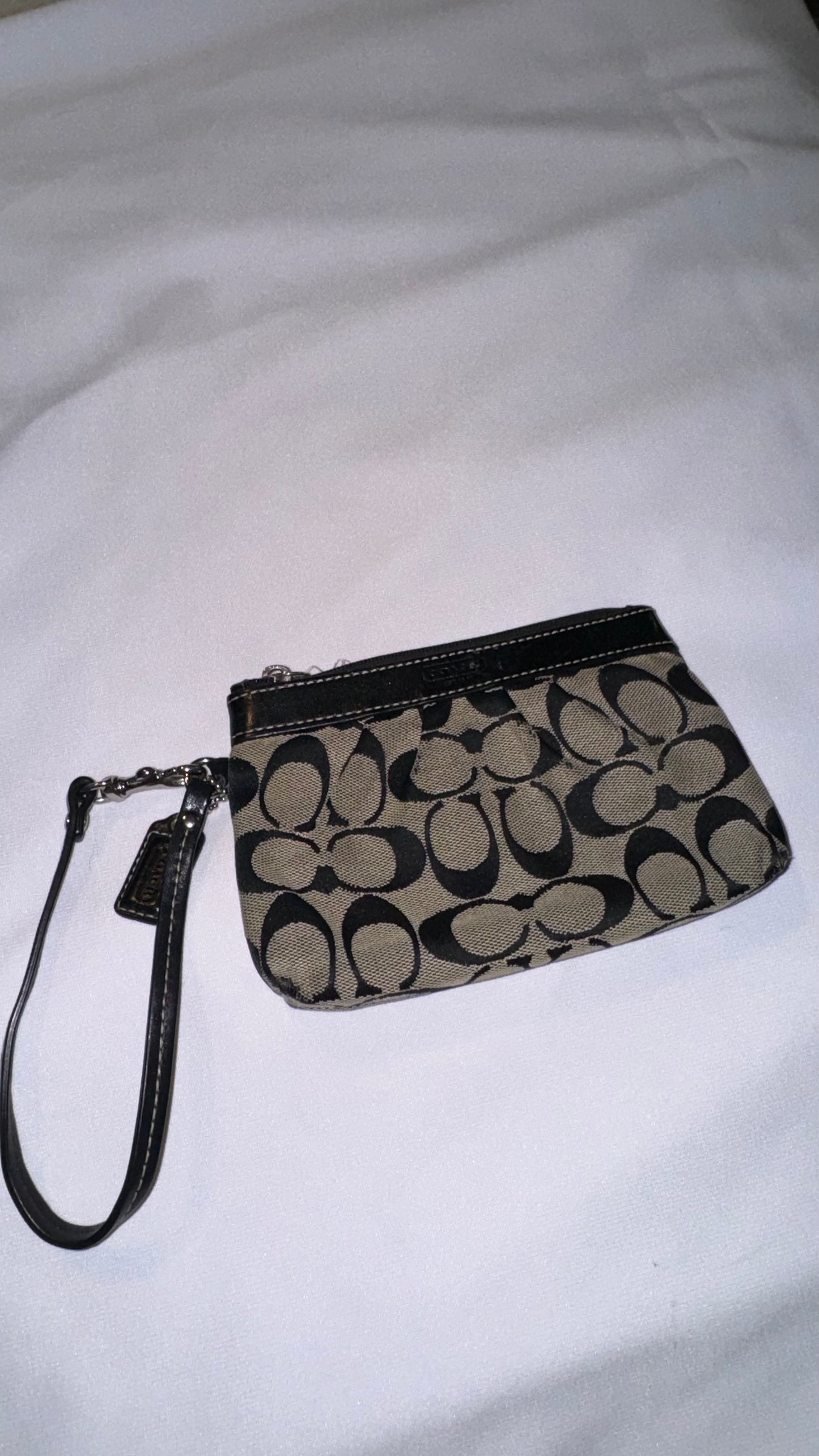 Vintage Y2K Black and Grey Jacquard Wristlet