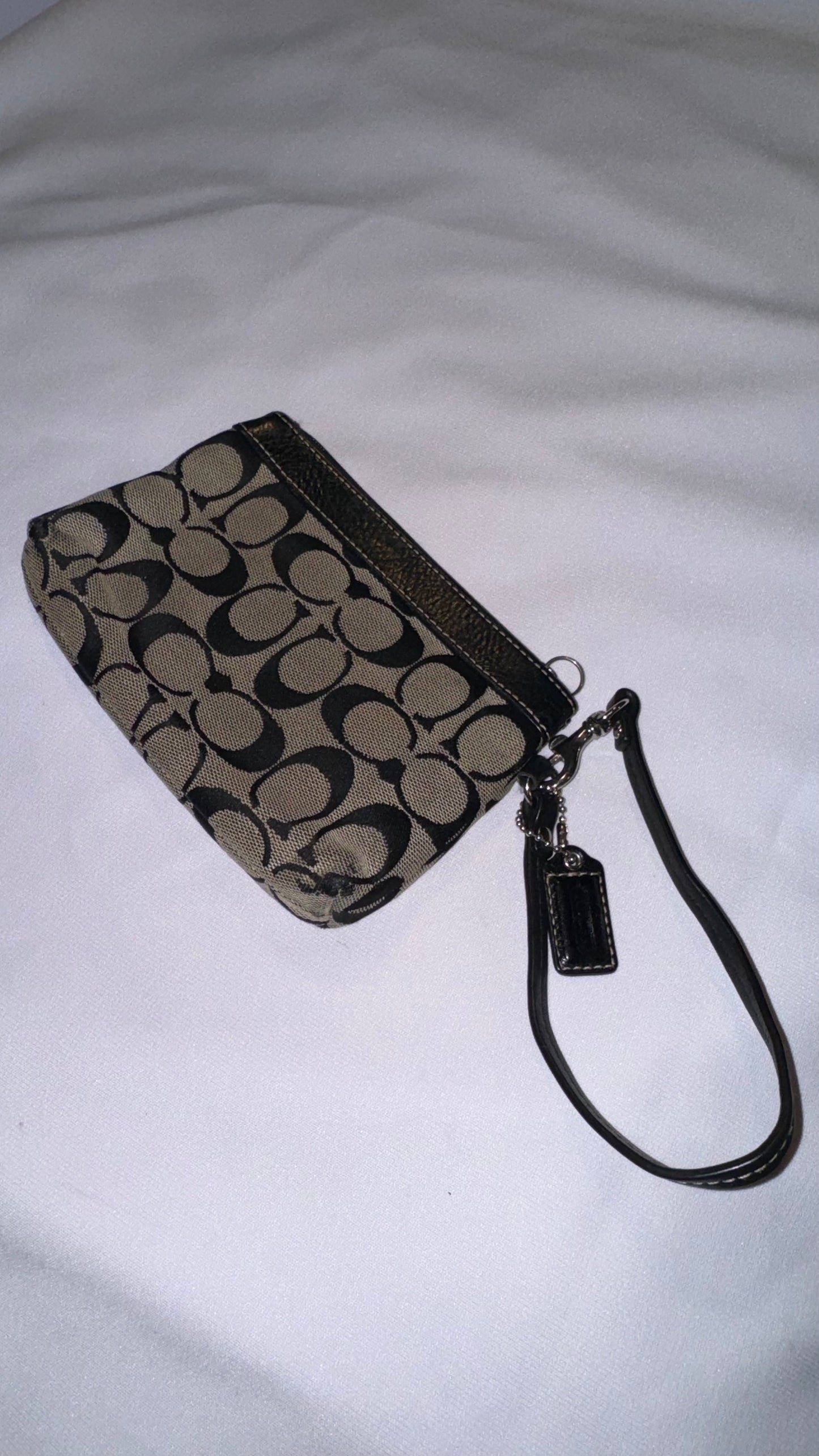 Vintage Y2K Black and Grey Jacquard Wristlet